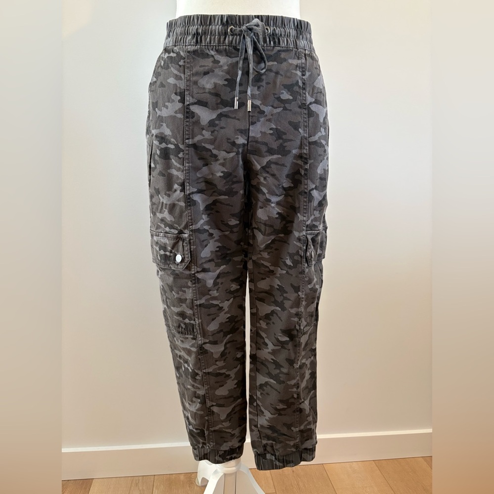 Banana Republic Gray Camouflage Cropped Jeans